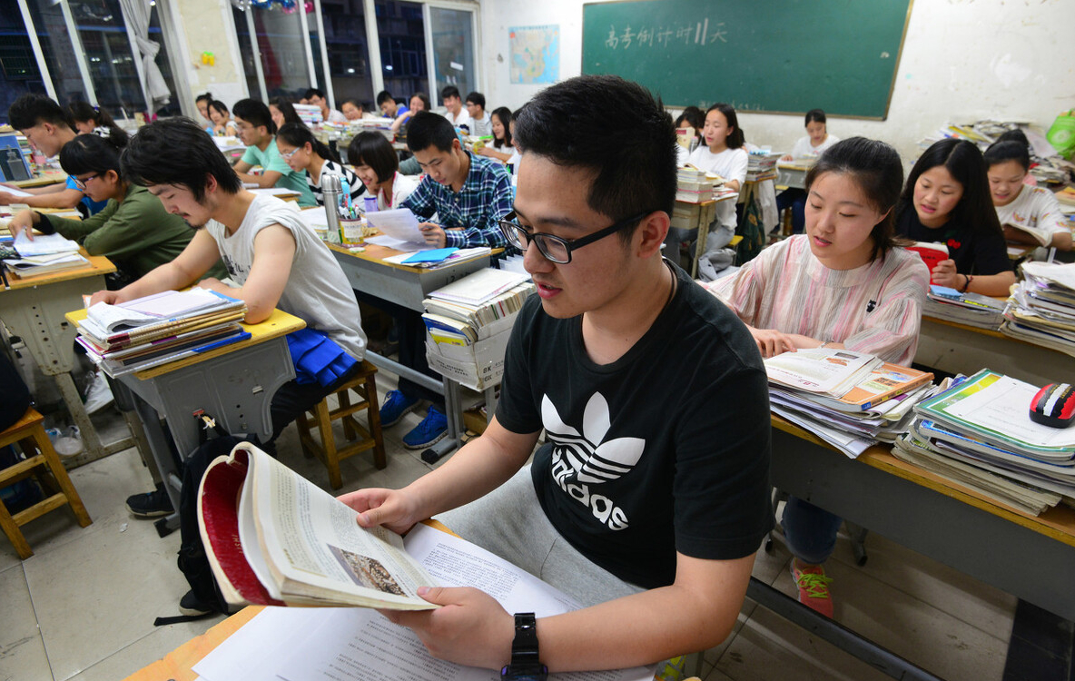 2022高考迎新规，4类学生可能无缘高考，复读生会受到影响吗？