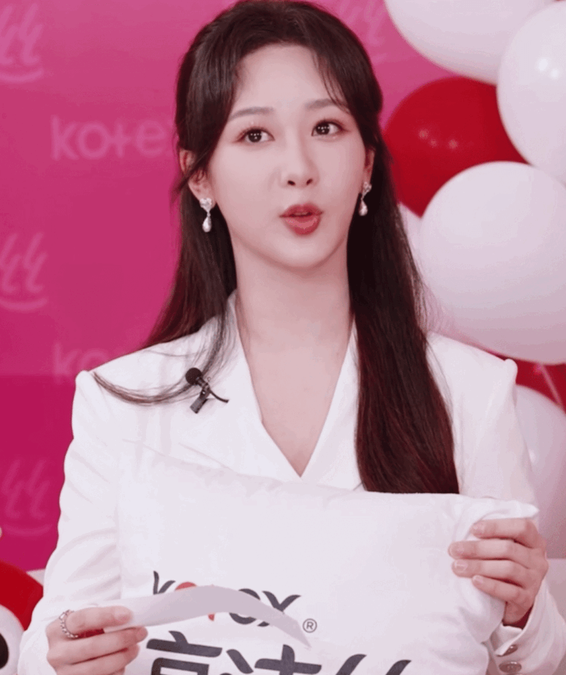 杨紫迎30岁生日,李现连续五年为其庆生:杨紫老师,生日快乐