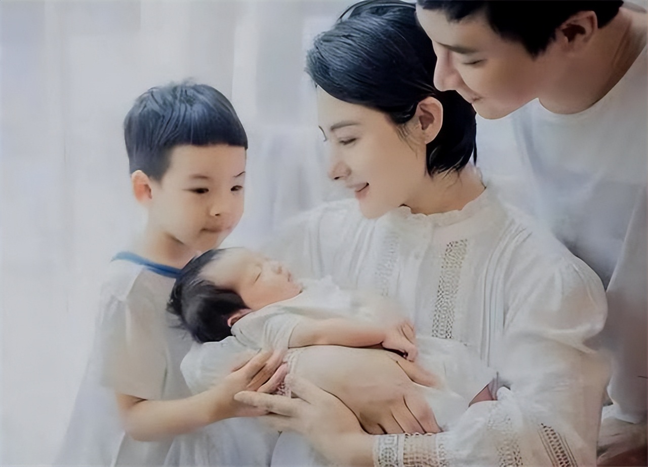 刘璇平衡木冠军怎么好（43岁奥运冠军刘璇近况，嫁入豪门被宠成少女，如今已是霸道女总裁）