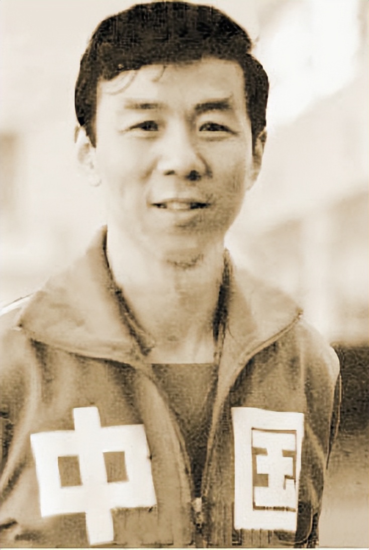 世界杯女排中国教练(女排功勋教练袁伟民:金牌背后的泪与痛,退休后