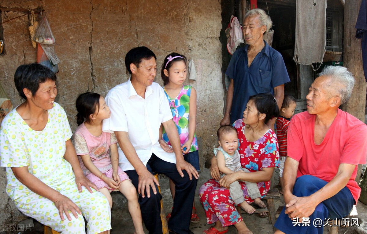 “婆家上门大似天，亲家登门不值钱”，另一句正好相反，哪句对？