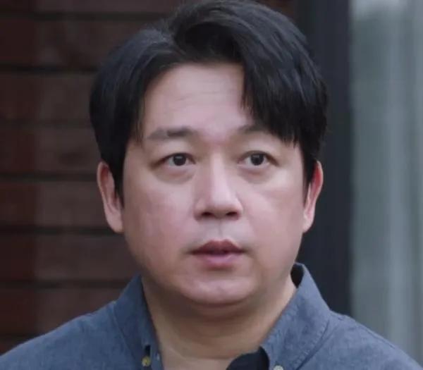 曾经帅到掉渣,如今土里土气胡子邋遢,这7位男星年轻时都是鲜肉