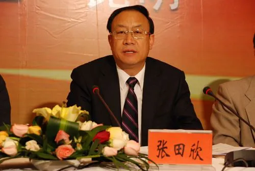 被提名州（市）长候选人8个月后仍任现职的他，元旦假期主动投案了