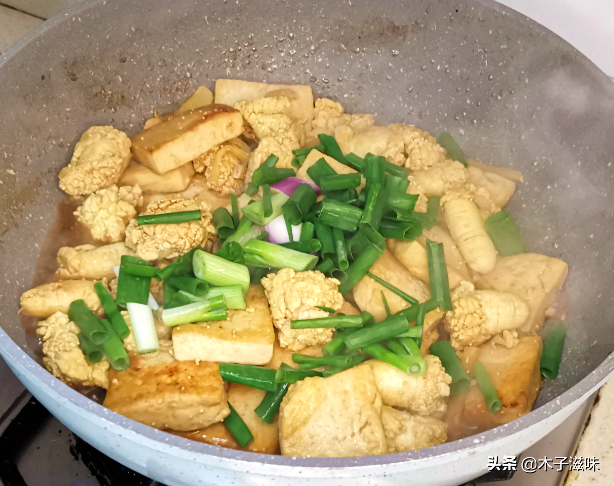 鲈鱼籽怎么做好吃（鱼籽烧豆腐鲜香美味回味无穷小贴士）