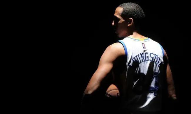 nba高光时刻壁纸(利文斯顿:我努力奔跑,只为追上那个曾经被给予厚望的