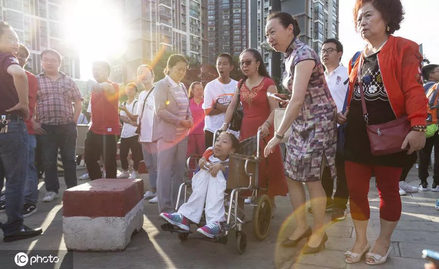 轮椅姑娘徐瑞阳，医生诊断“最多活到4岁”，高考607分进名校