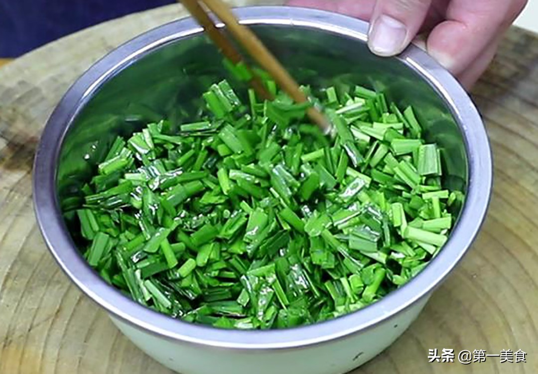 餡餅的做法怎么和面（4種餡餅做法，比買的還好吃，想吃哪種，自己在家就能做）