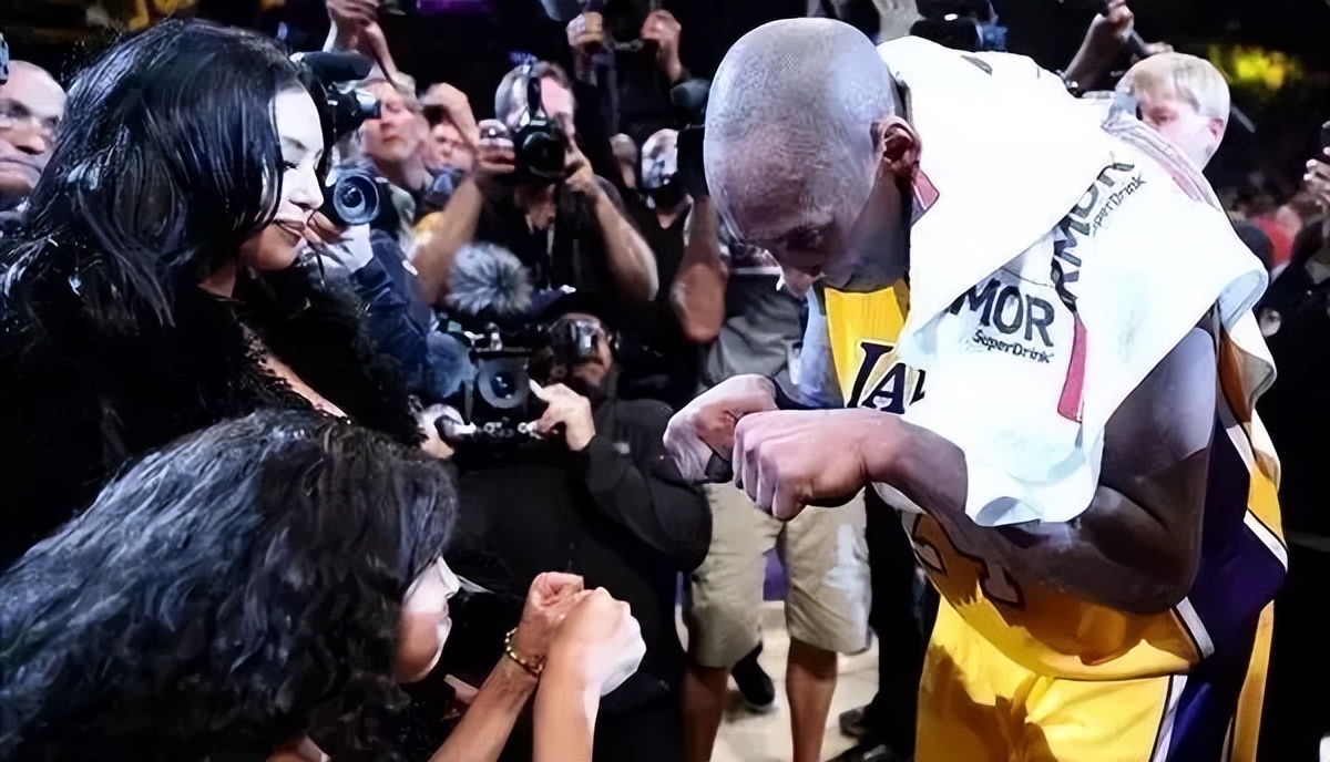 科比退役比赛回放（科比退役六周年，他和那场60分的表演，你还记得吗？）