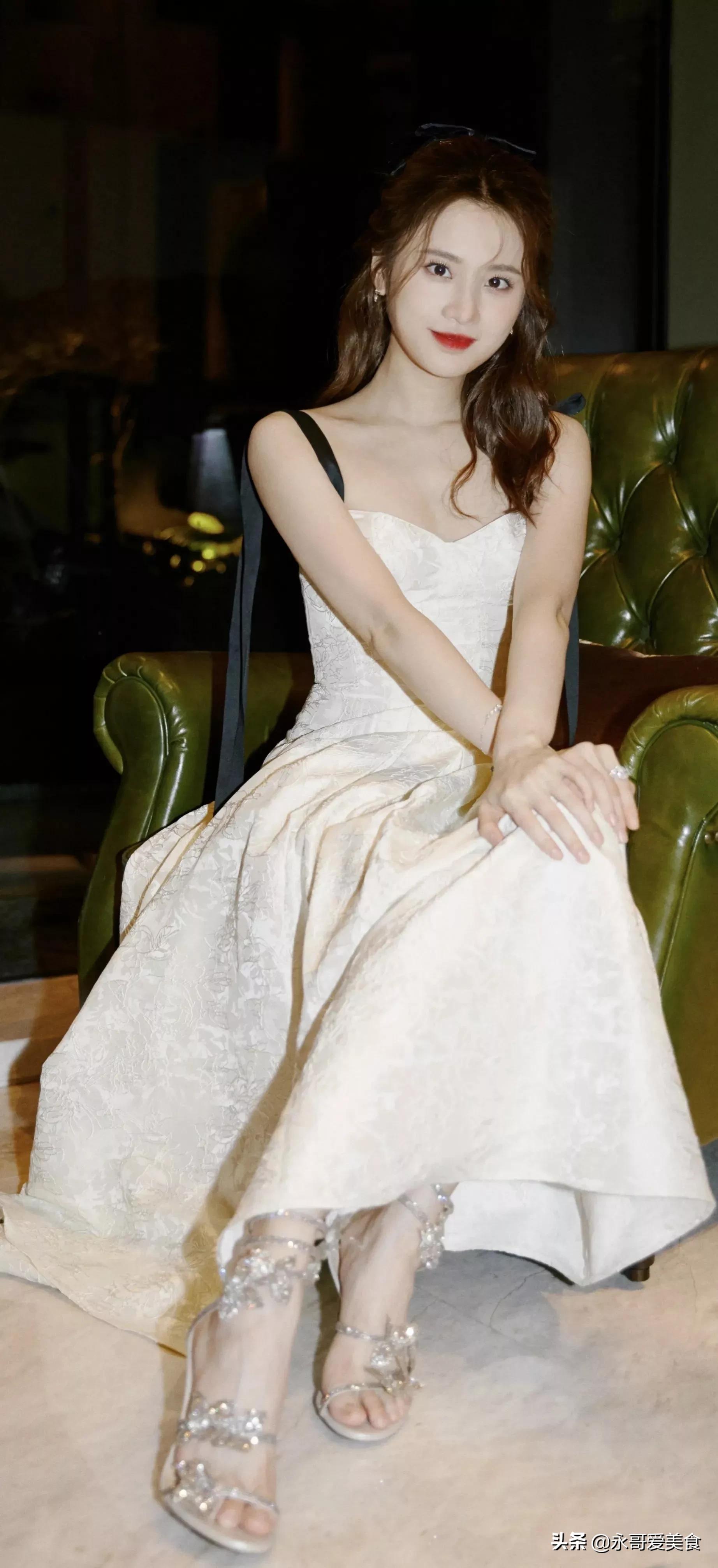 张慧雯，北舞美女演员，清新脱俗，靓丽迷人