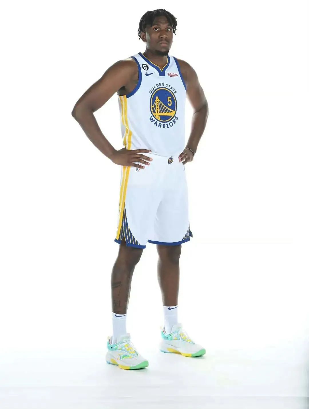 nba球鞋的牌子有哪些（NBA新赛季媒体日球鞋全盘点-眼花缭乱，惊喜不断）