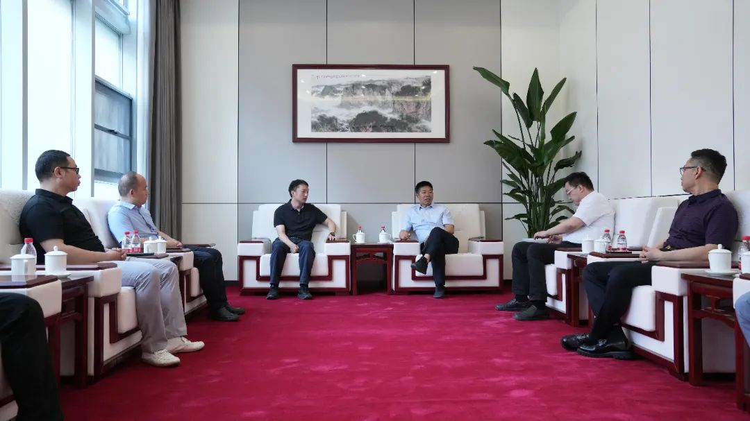 梯度科技董事长王伟华拜会正数公司董事长李香林并座谈
