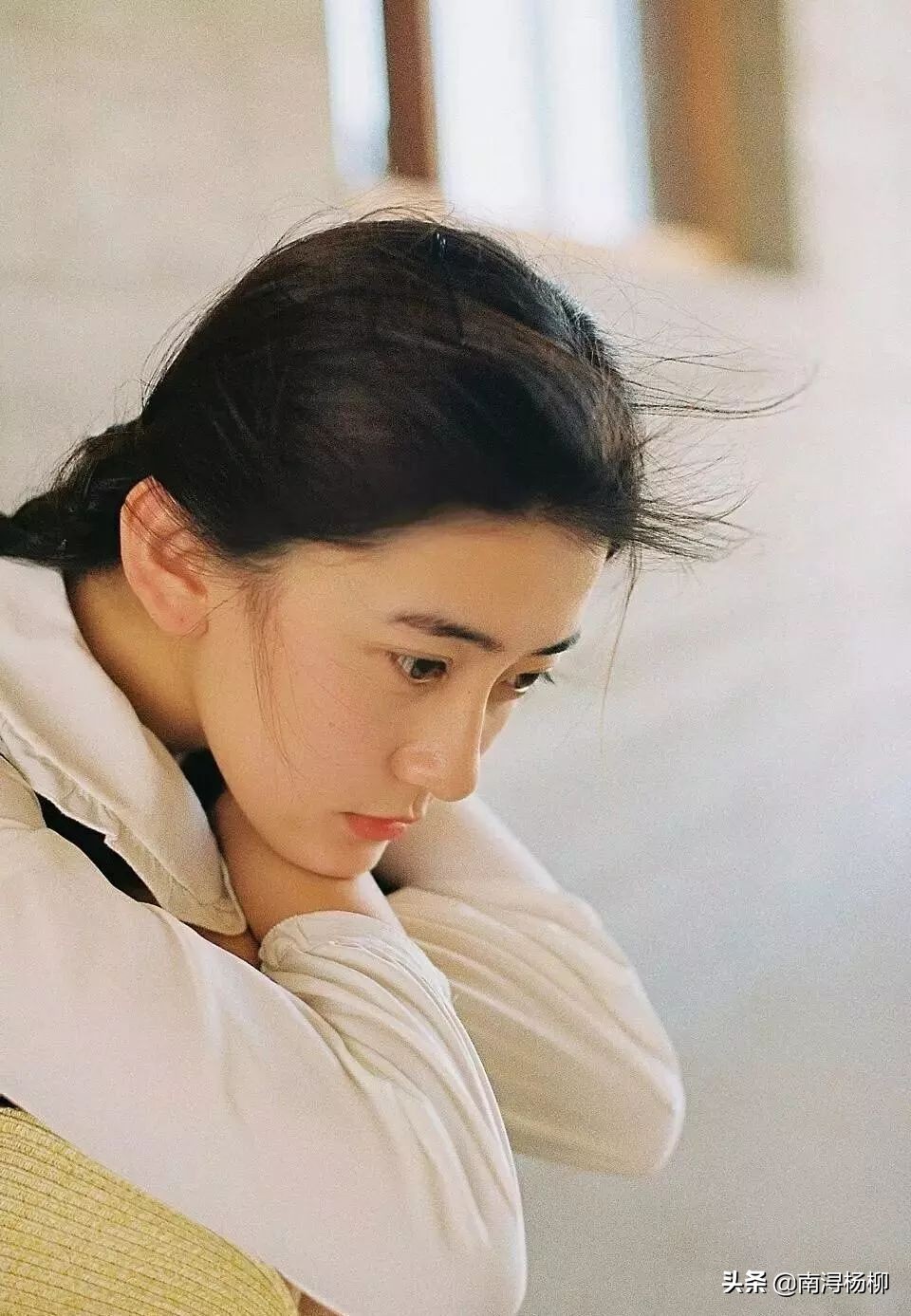 《爱格》里藏了这么多明星的早期照片？迪丽热巴、高伟光、白敬亭