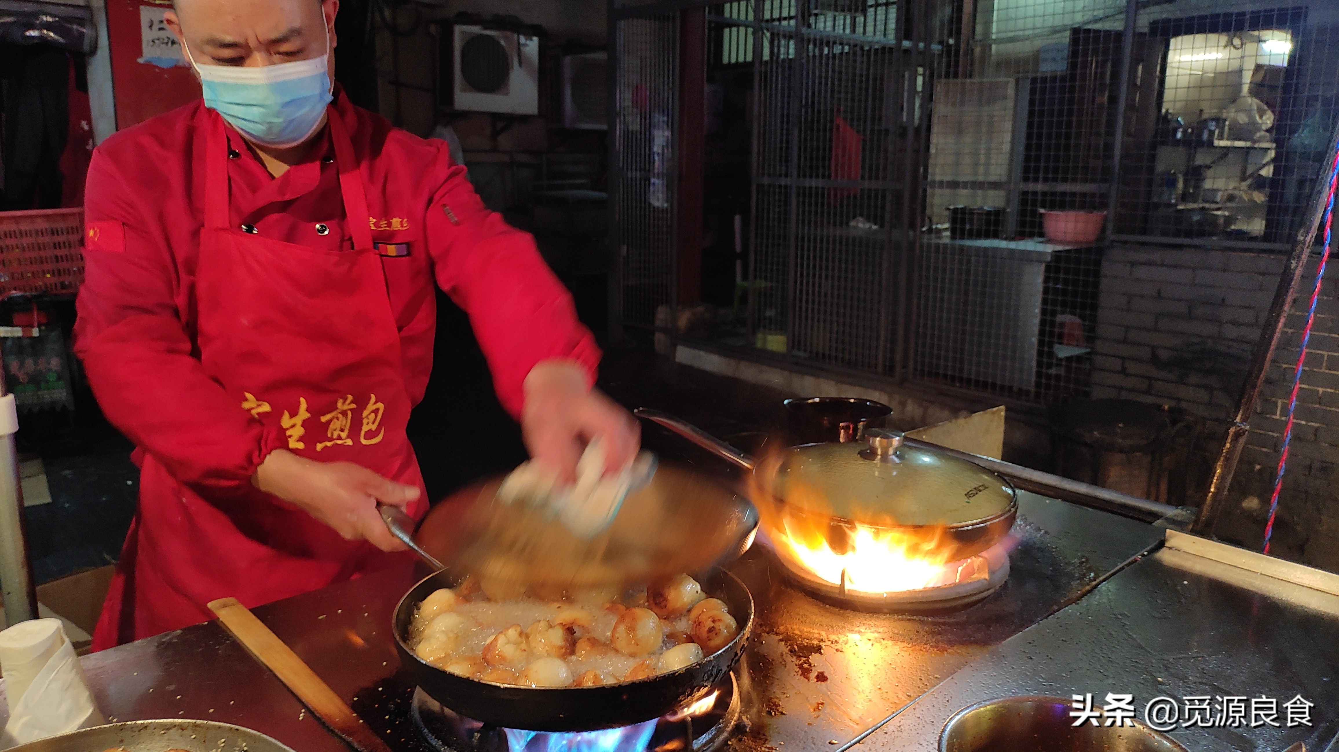 来武汉旅游，汉口这边的深夜美食推荐，这5家夜宵小吃店好吃不贵