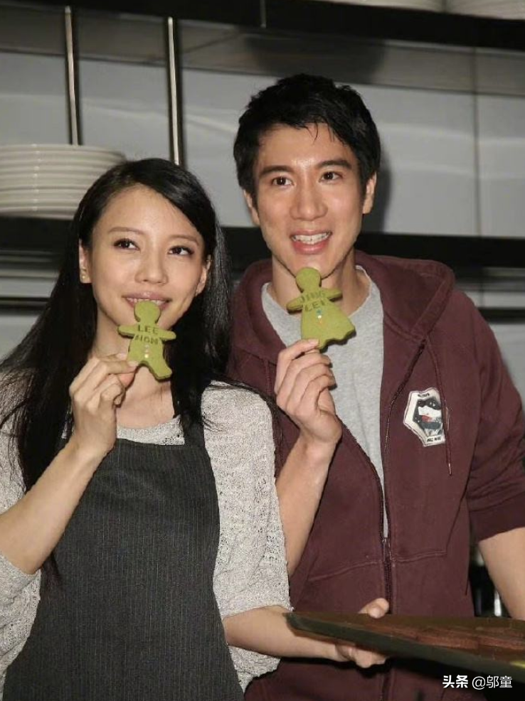 李靓蕾发长文回应王爸爸手写信，并晒王力宏短信，像老板命令员工