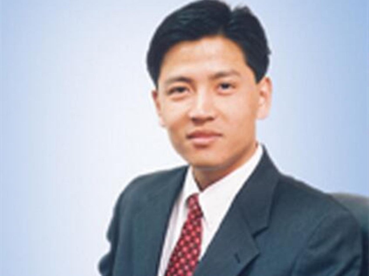 张志铭：中专毕业给首富开车，因长相被首富妹妹看上，赚65亿身家