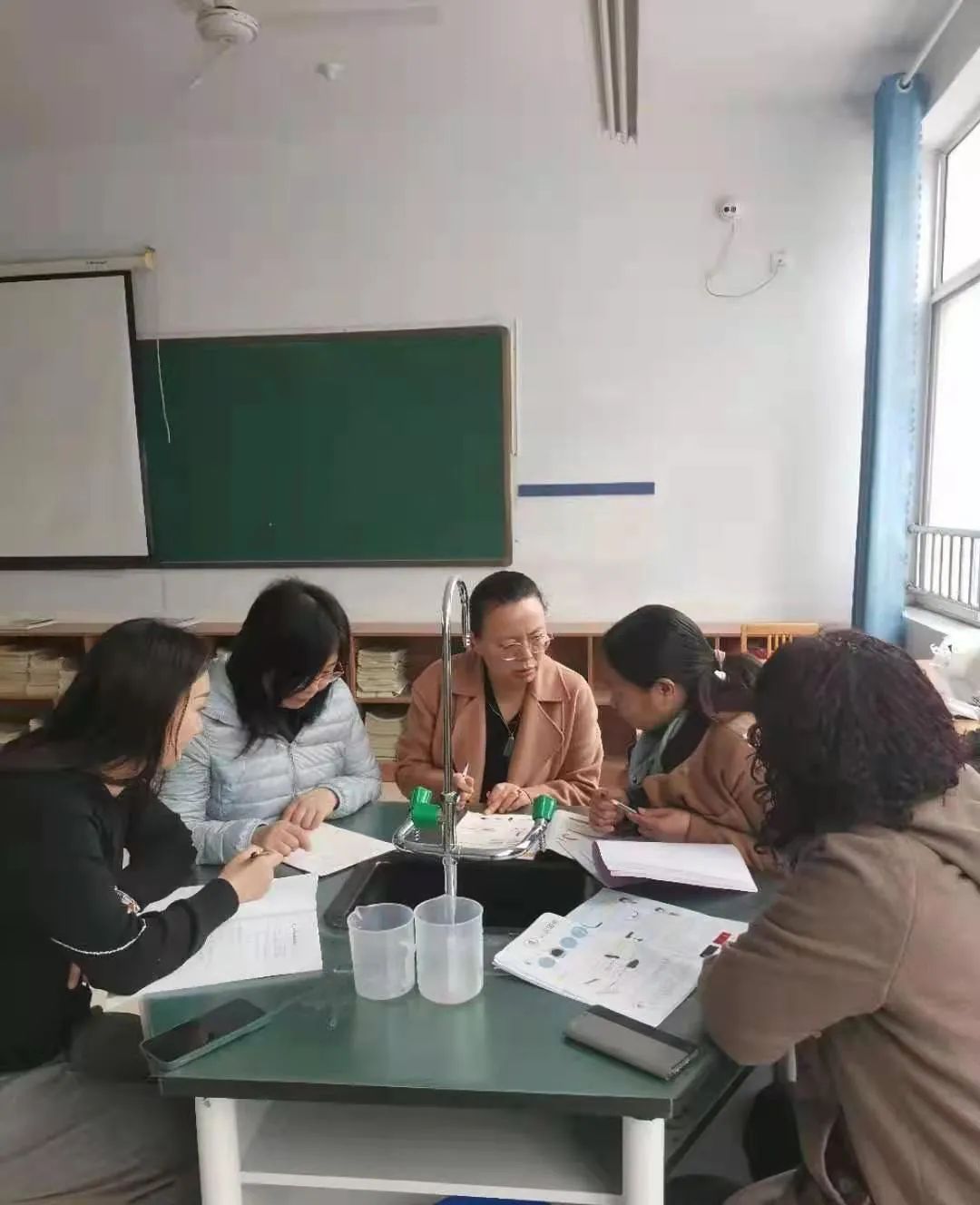 寿光市实验中学教师邱秀兰：根植讲台守初心 奉献真情铸师魂