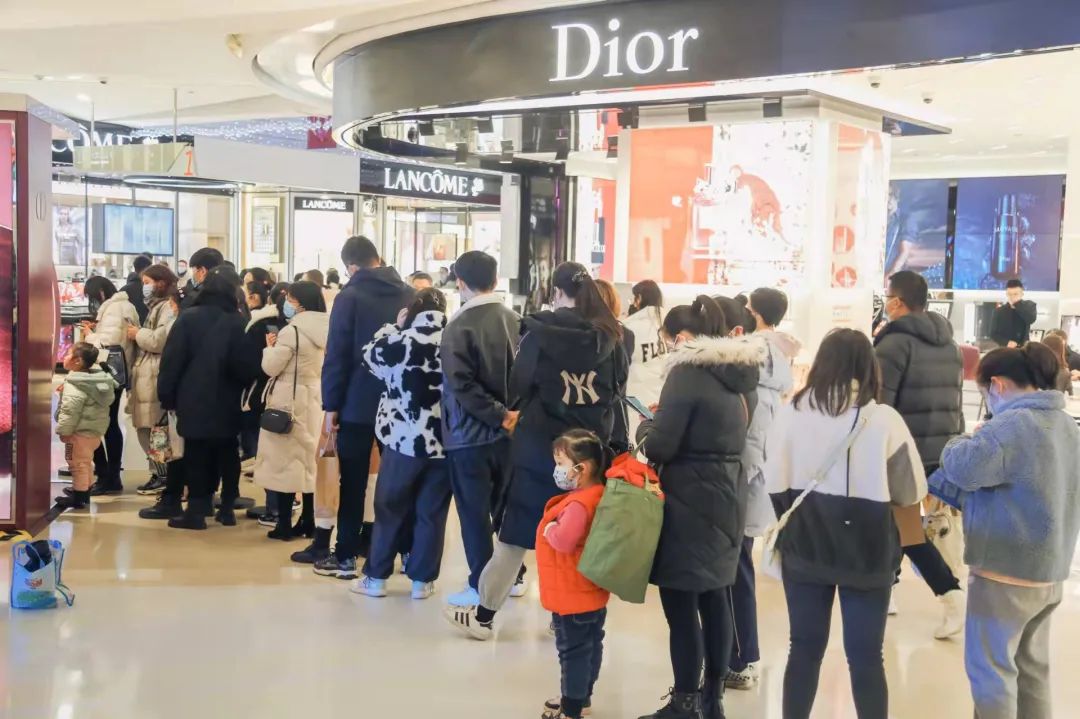 港式浪漫、硬核福利、现场求婚…快来pick你心目中最IN虎年现场