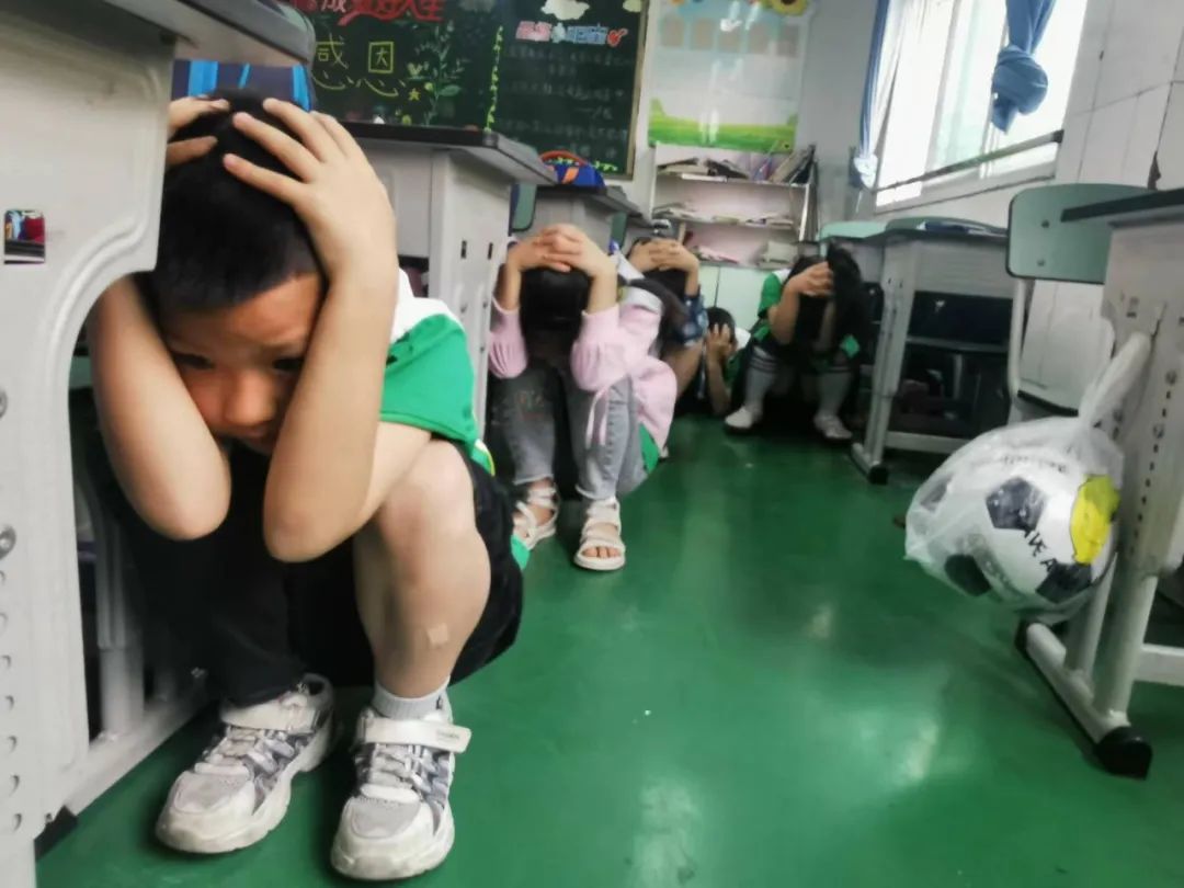 防灾减灾 彭小在行动丨彭镇小学开展防灾减灾地震应急疏散演练