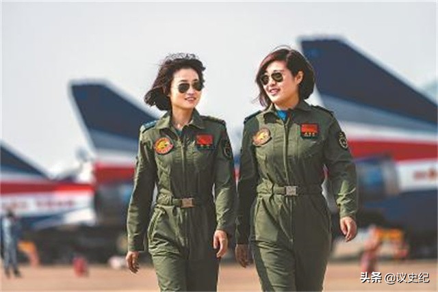 她是中国首个战机女飞行员，年仅30岁逝世，父母：交给党不后悔