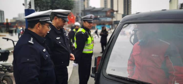 创文进行时｜汉中交警一大队：联合执法吹开“文明花”