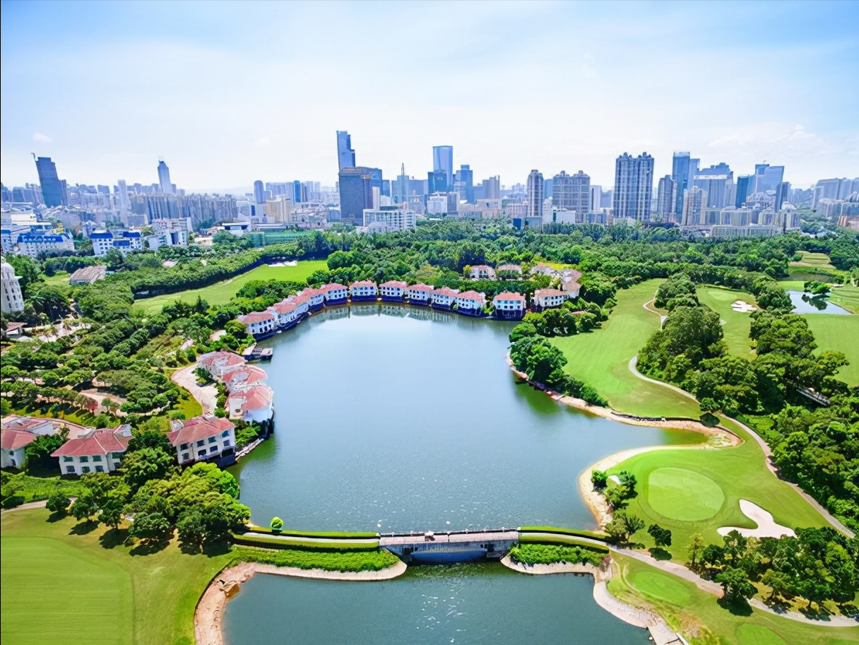武汉三所声名远播的高校被点名批评，毕业证一文不值，家长要警惕
