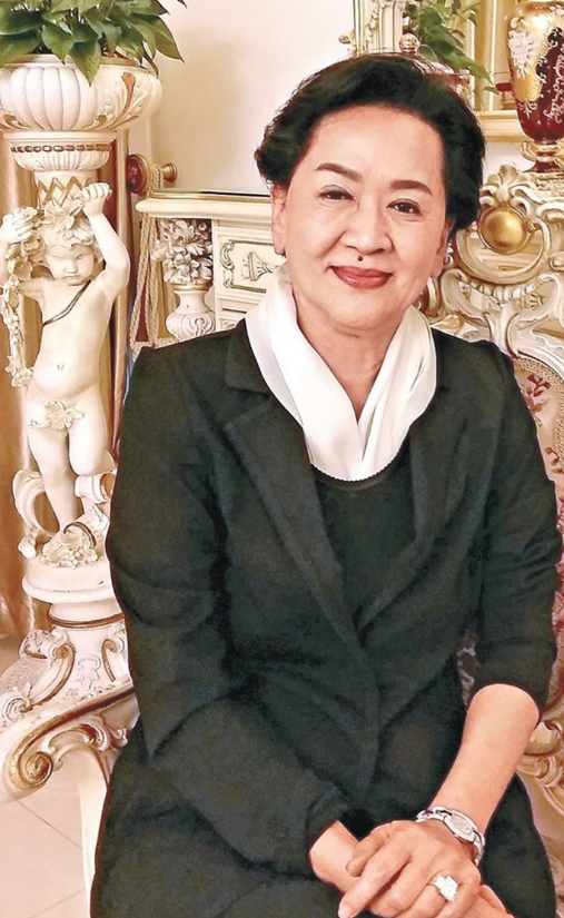 "舞女"洪金梅:梦想是嫁豪门,与子女打十年官司,去世后留15亿