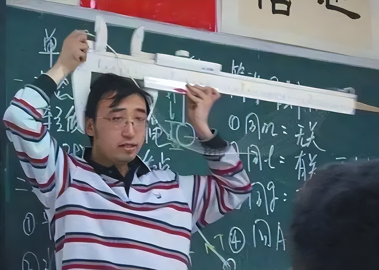 “取消非师范生从教资格”呼声高，教育部回应，让师范生处境艰难