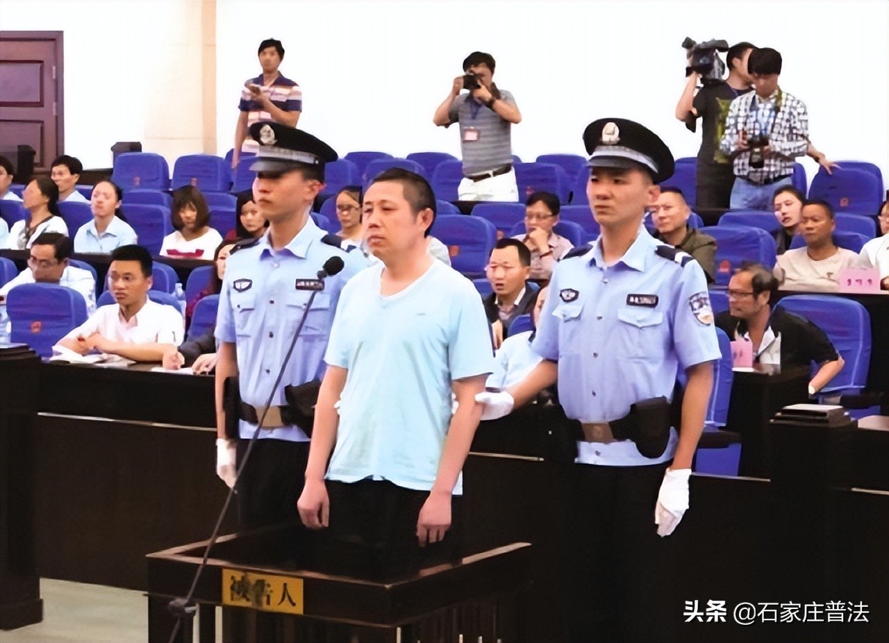 妻子惨死家中，丈夫被判无期，19年后再次开庭，改判无罪！真凶身份水落石出，直言：对其美貌垂诞！