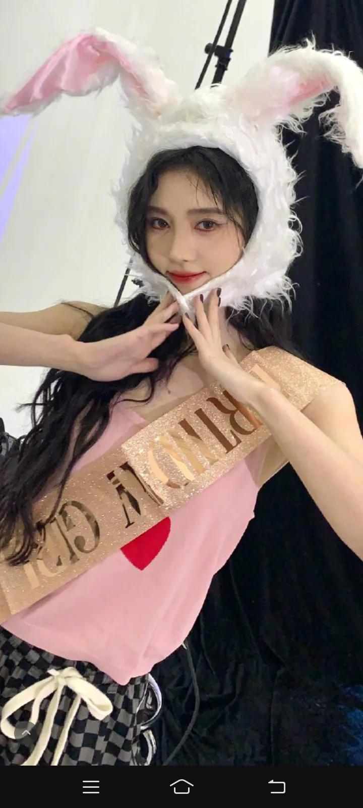 鞠婧祎美图4