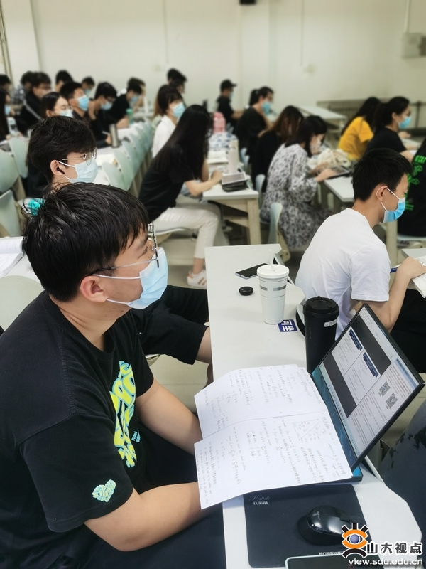 线下教学有序恢复 课堂相见秩序井然