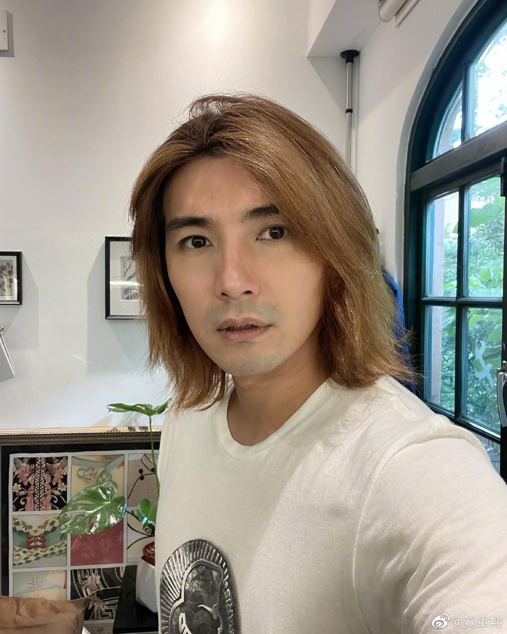 昔日男神晒自拍，胡根抢眼，顶流男星不红后都会长胡子吗？