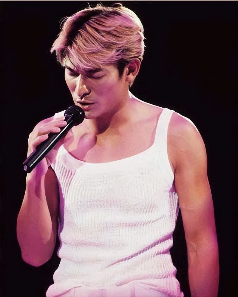 华晨宇刘德华开演唱会,刘德华用实际行动诠释谁是华语乐坛之神