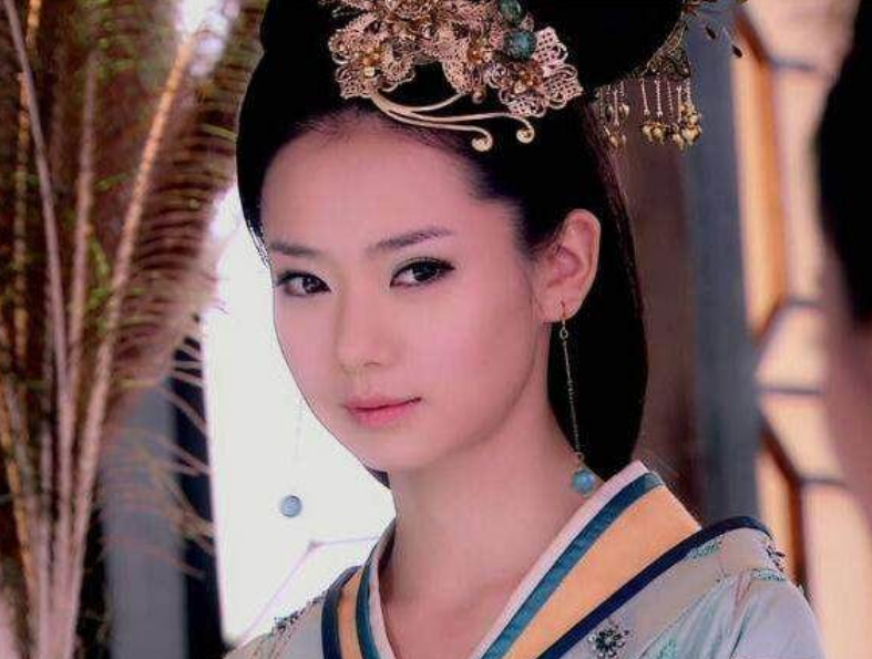 女星“生图”藏不住，颜值崩塌，戚薇躺枪，还不如早年漂亮，真惨
