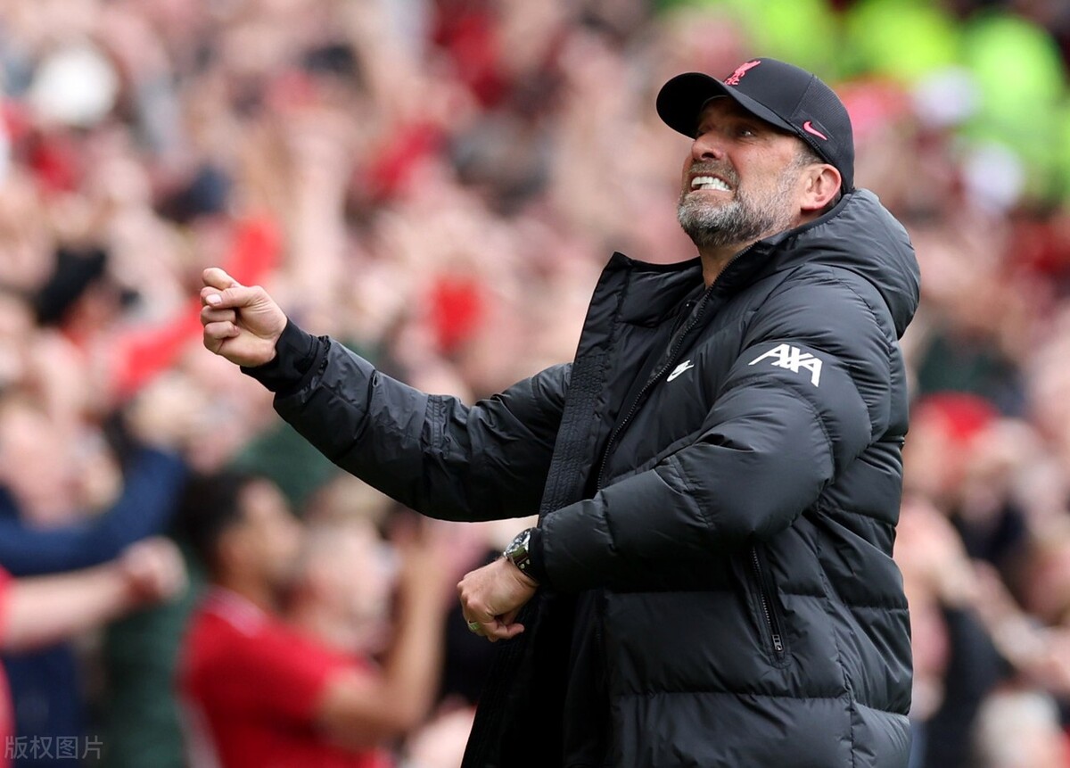 曼城曼联同分夺冠（英超大结局，曼城5分钟3球逆转夺冠！曼联0-1守住前6，巴萨成输家）