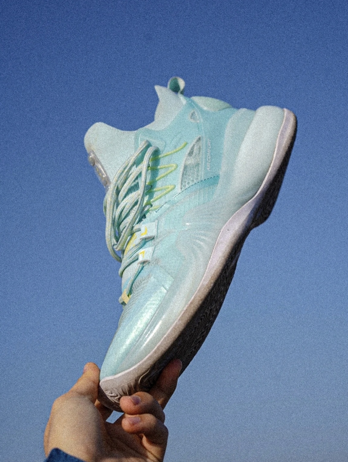 匹克和361篮球鞋哪个好（国产新品！匹克帕克4代回归，361度新鞋好帅，特步抄袭李宁驭帅？）