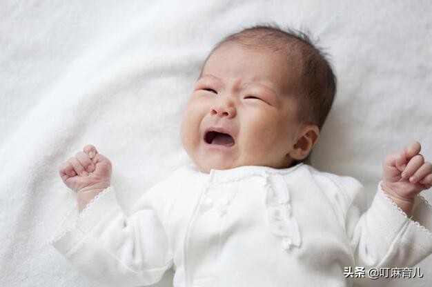 放屁是宝宝健康的“晴雨表”，这三种情况暗藏疾病信号，要谨慎