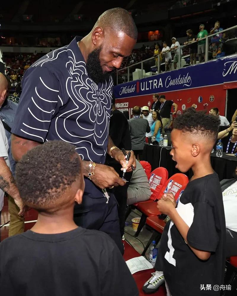 今天为什么没有nba比赛(NBA晚报：詹皇与湖人意见相左，和威少观赛无交流，欧文交易暂停)