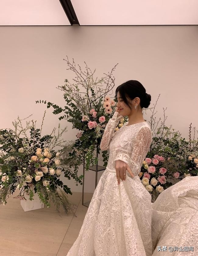 秀智飙女王气场晒绝美婚纱照！靠地狱级减肥菜单狠甩婴儿肥