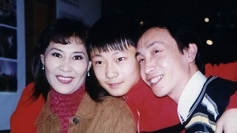 巩汉林儿媳黄一惠，被公婆催婚又催生，连生两女终完成公公心愿