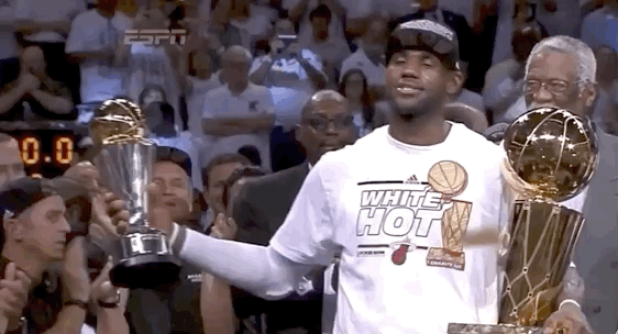 詹姆斯招牌动作教学视频（詹姆斯经典招牌手势系列之：摊手）