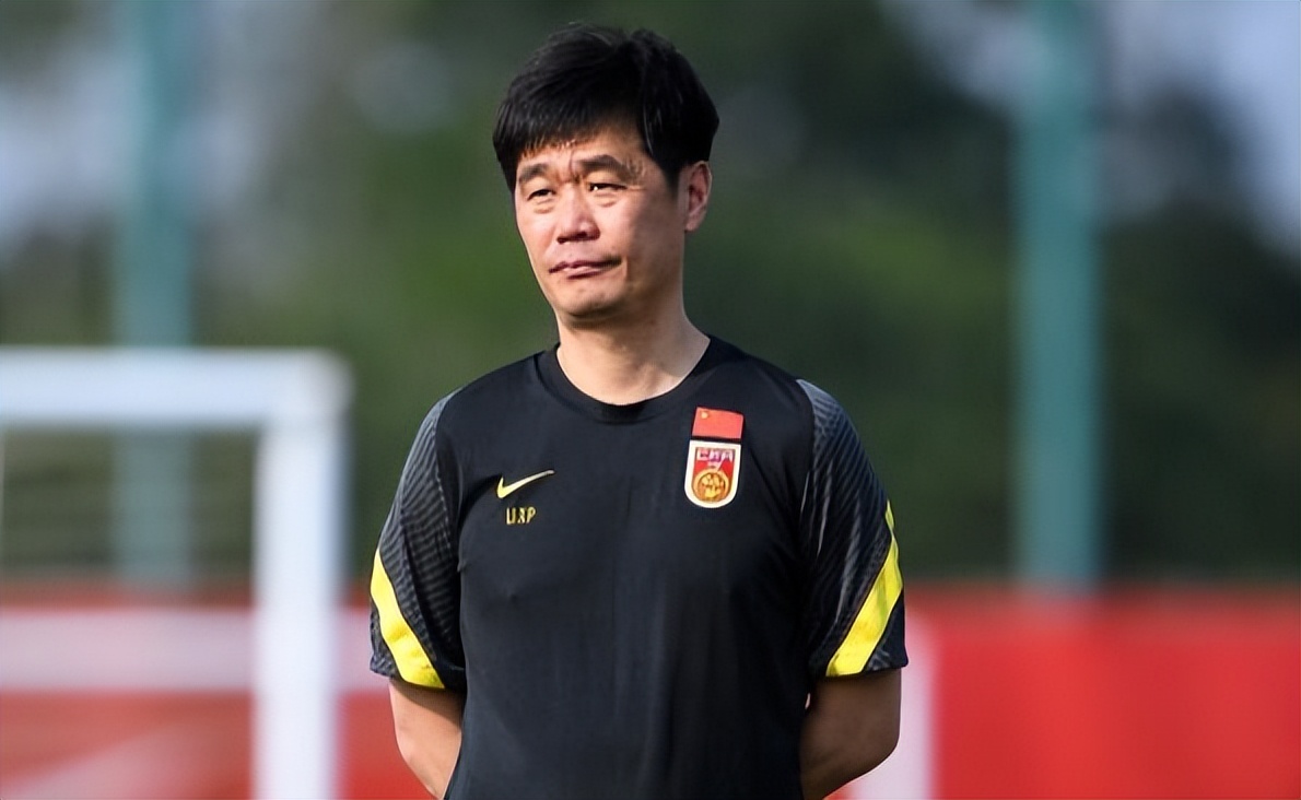 為什么中國隊世界杯（扎心了！被阿曼記者問中國隊無緣世界杯原因，李霄鵬用4個字回應）