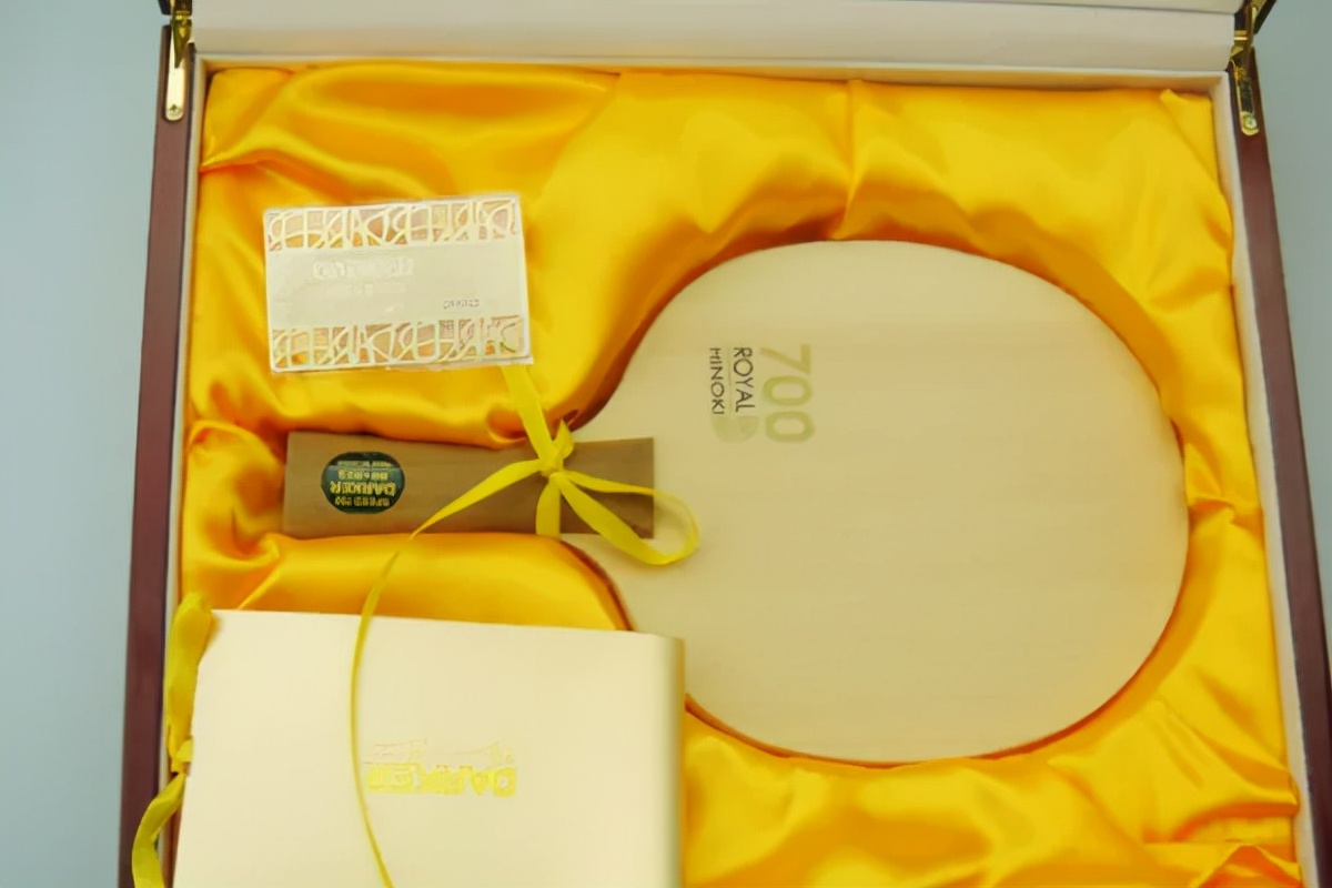 世界上最贵的乒乓球拍是什么品牌（世界上最贵的乒乓球底板多少钱？贫穷限制了我的想象力）-趣拿体育