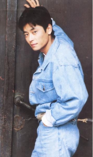 王杰2001年后嗓子变了谁下的毒 王杰最红16首金曲-百联百科