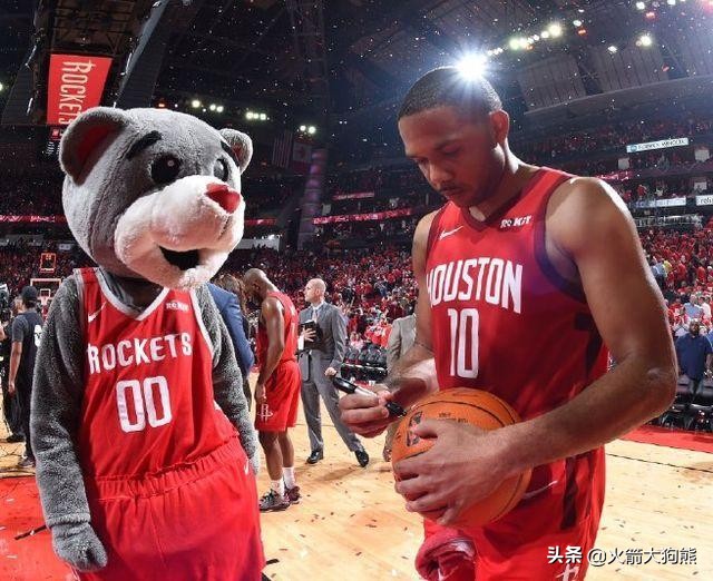 火箭新秀同场得分25（0分1助攻+4场得分未上双，火箭新秀出场时间骤减！快掉出轮转了？）-趣拿体育