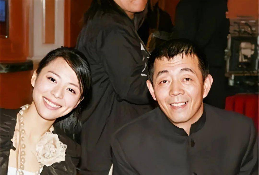 但这件事情之后传到了顾长卫妻子蒋雯丽的耳中,蒋雯丽一怒之下跑到