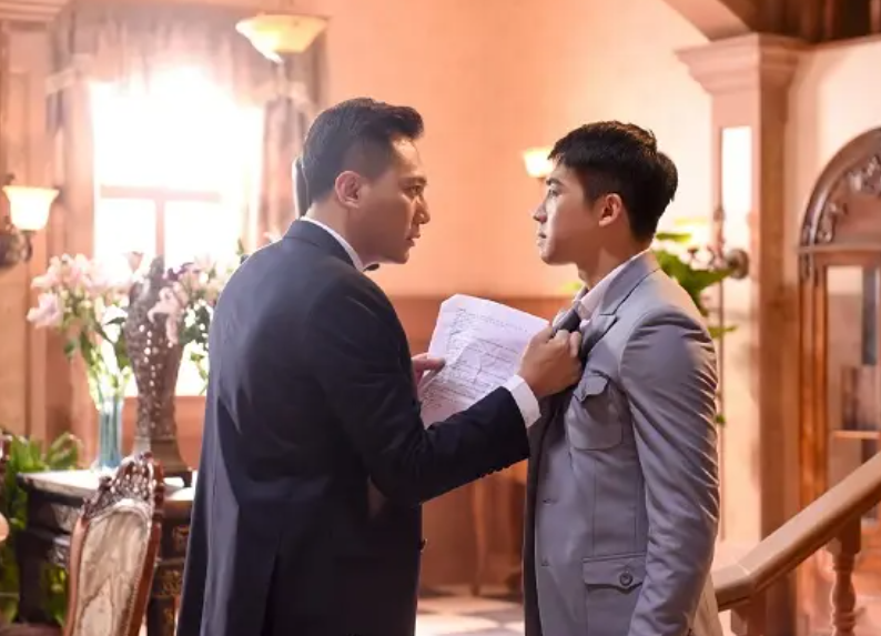 明星“装熟”被打脸有多尬？被保镖“叉出”、台上撕脸，尬到抠地