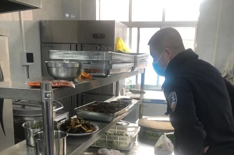上元警灯耀长安 | 西安莲湖公安守护平安元宵节