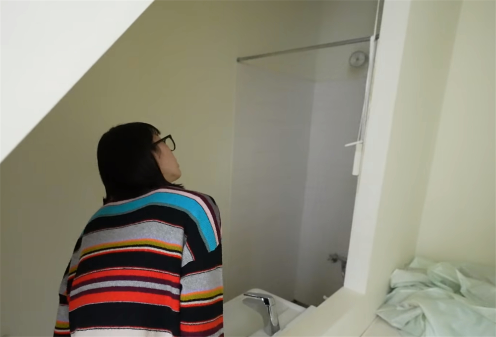 日本大学生只住得起7㎡劏房，看着她的“小窝”，网友直言：逼仄