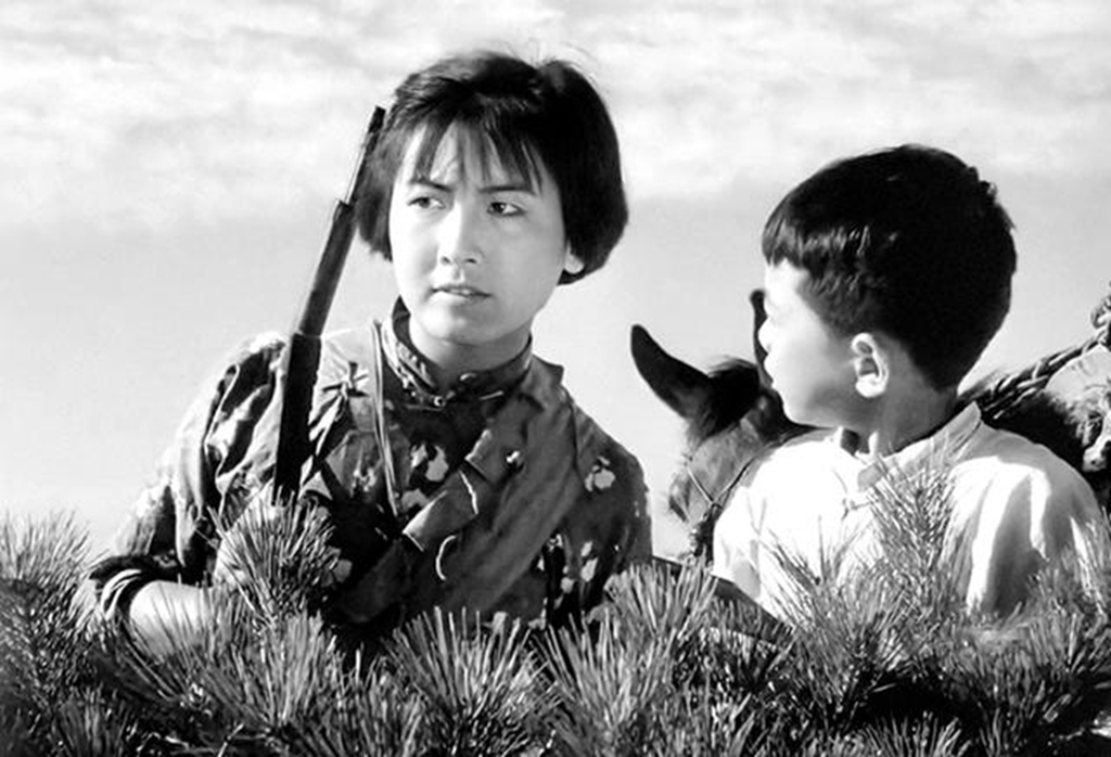 老电影《地雷战》(盘点《地雷战》等老电影16位"女民兵"形象,飒爽英姿