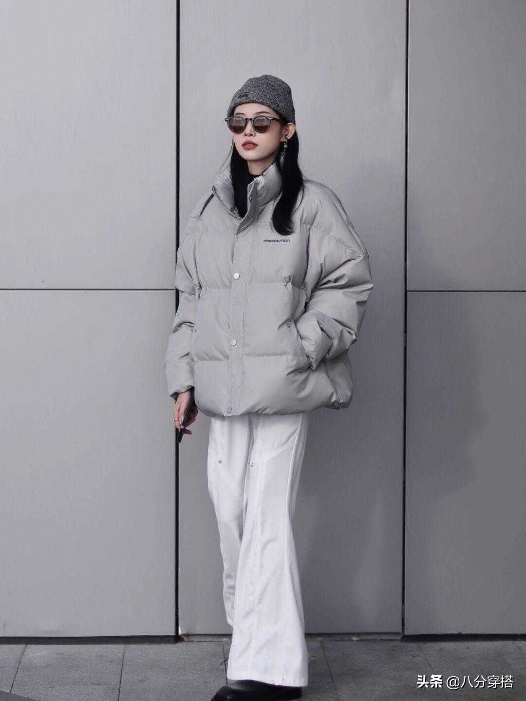 冬天的羽绒服没有时尚感吗？看看这些穿法，简洁大方。